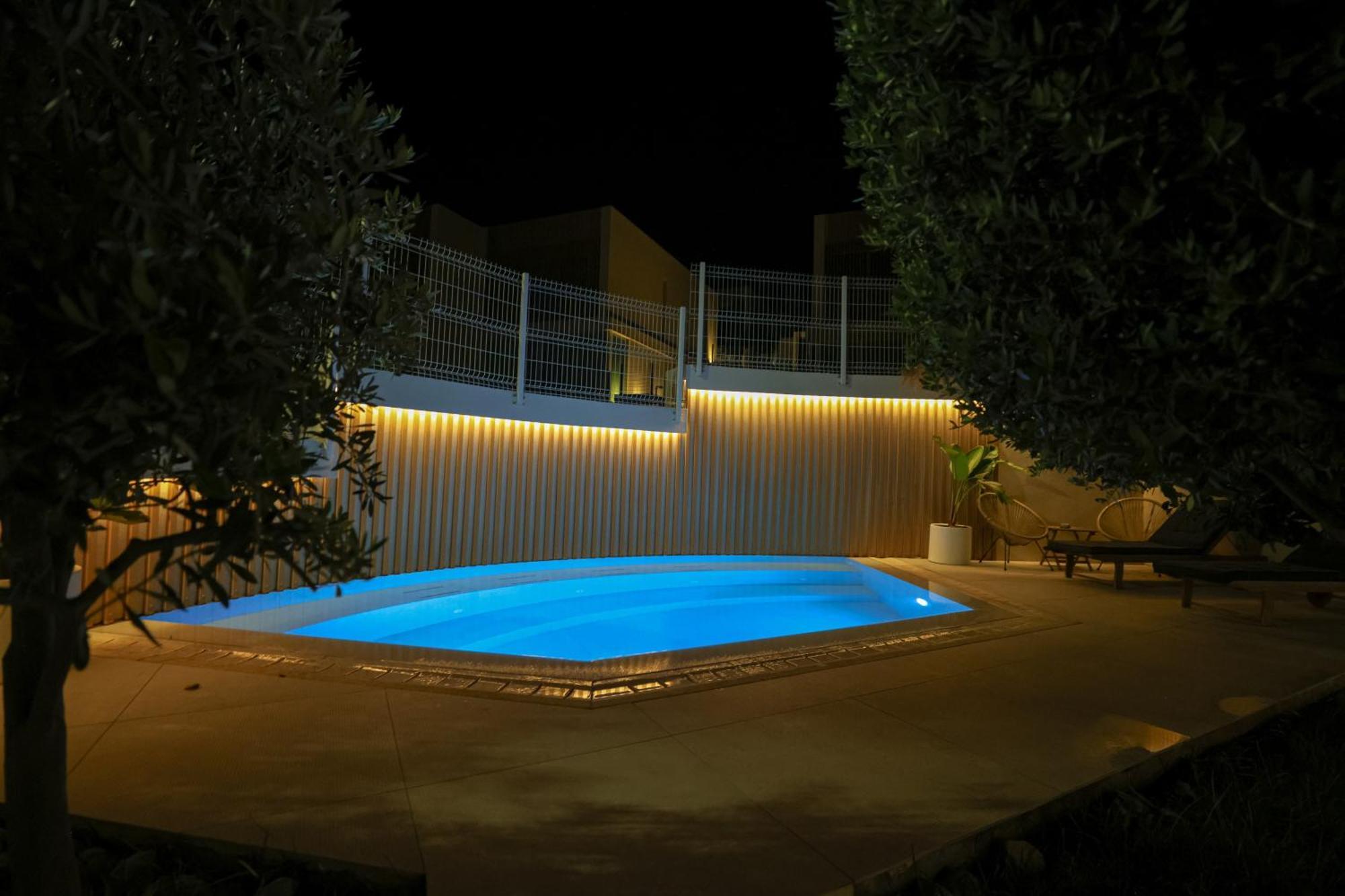 Villa Coast V94 Palasë